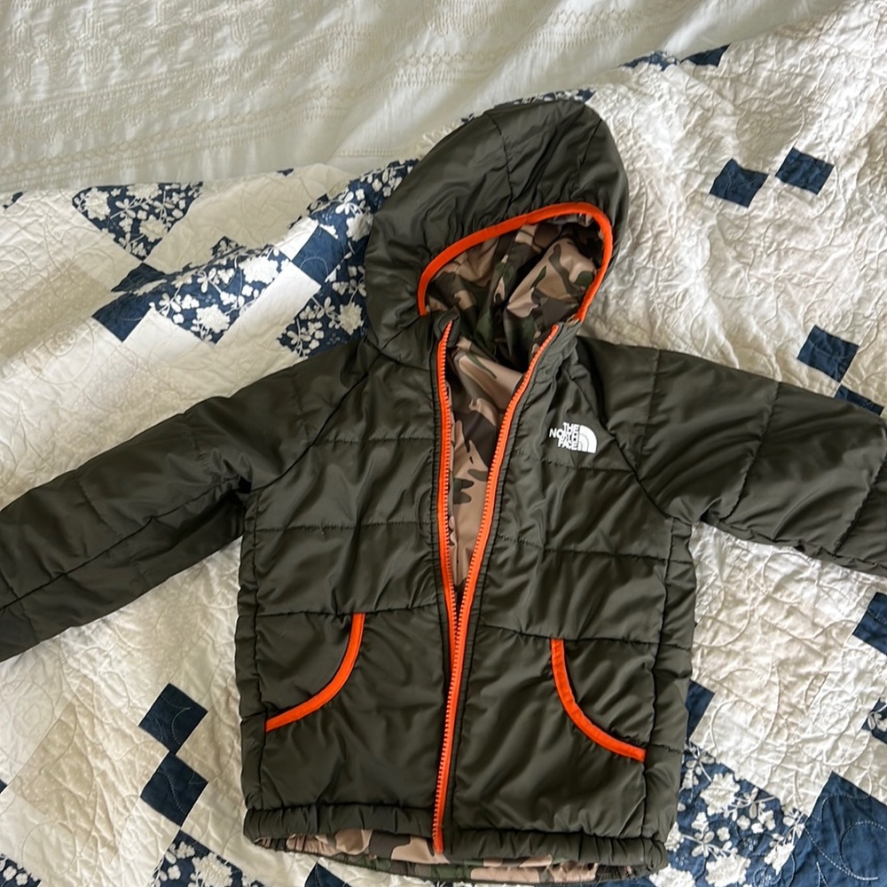 The North Face Kids' Perrito Reversible
Water Repellent Hooded Jacket - size 4T